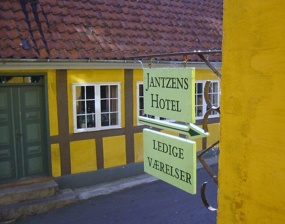 Jantzens Hotel Gudhjem Exterior foto