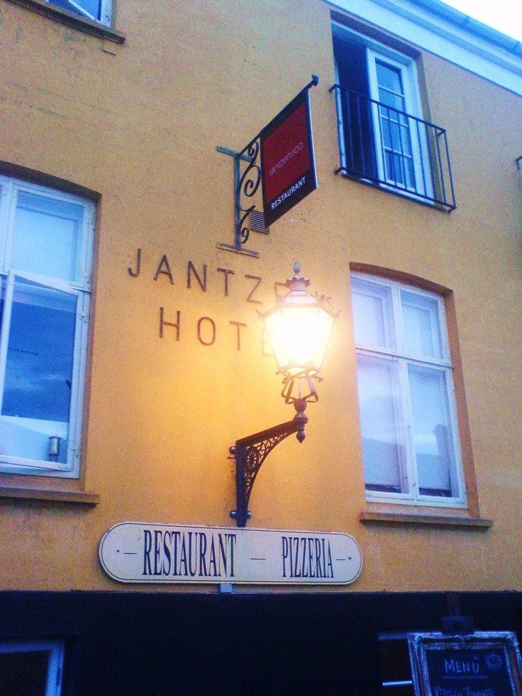 Jantzens Hotel Gudhjem Exterior foto